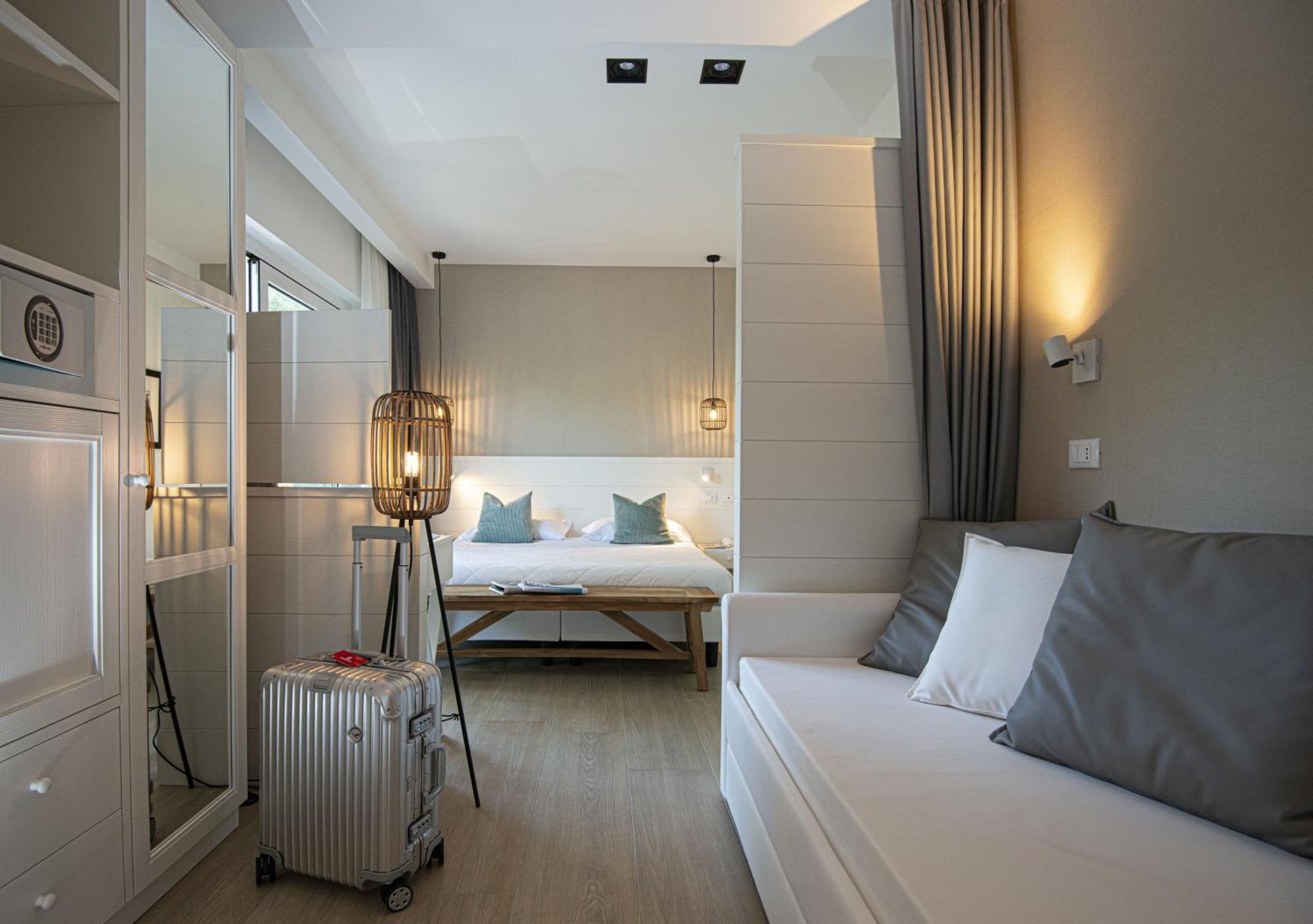 Suite Erica Lignano Hotel Линьяно-Саббьядоро Экстерьер фото
