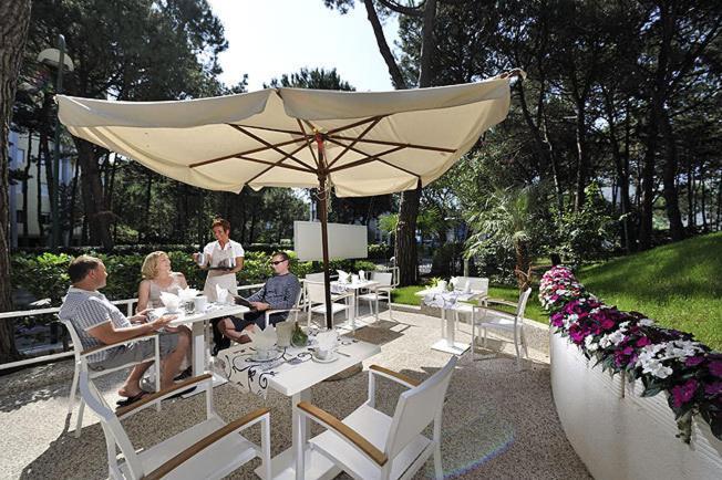 Suite Erica Lignano Hotel Линьяно-Саббьядоро Экстерьер фото