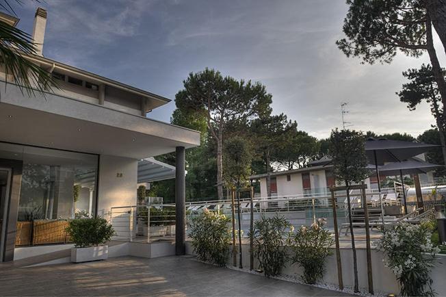 Suite Erica Lignano Hotel Линьяно-Саббьядоро Экстерьер фото