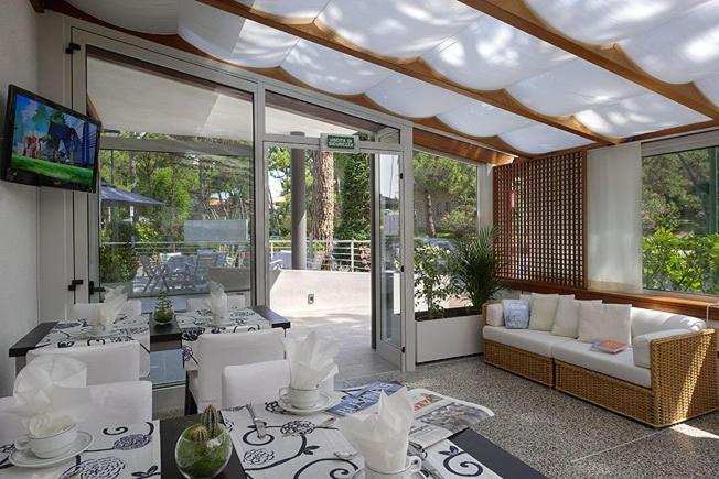 Suite Erica Lignano Hotel Линьяно-Саббьядоро Экстерьер фото