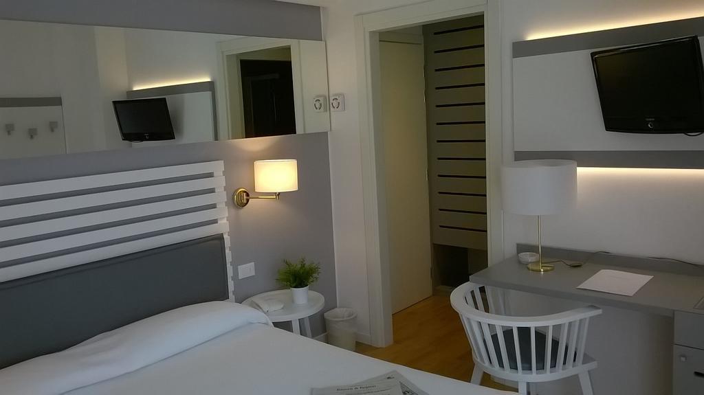 Suite Erica Lignano Hotel Линьяно-Саббьядоро Экстерьер фото