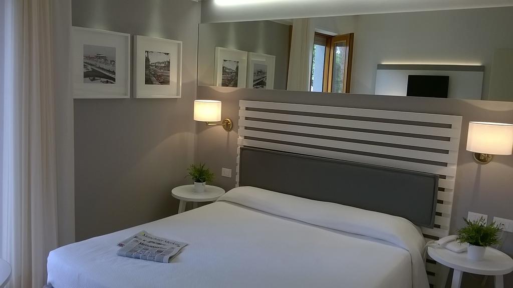 Suite Erica Lignano Hotel Линьяно-Саббьядоро Экстерьер фото