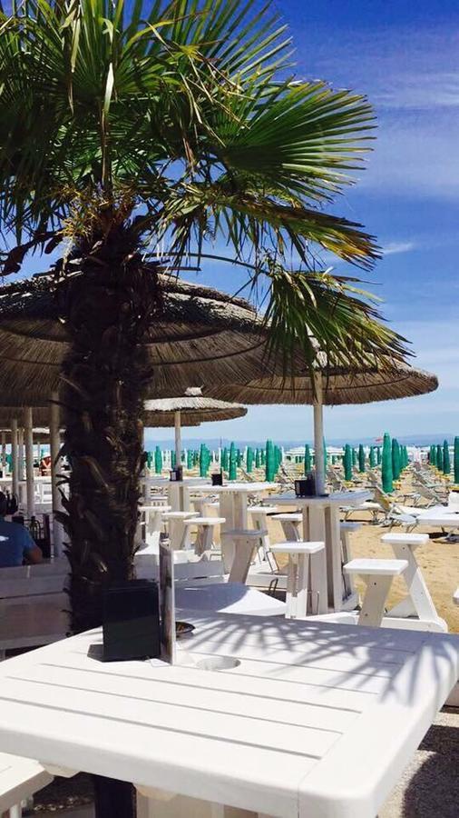 Suite Erica Lignano Hotel Линьяно-Саббьядоро Экстерьер фото