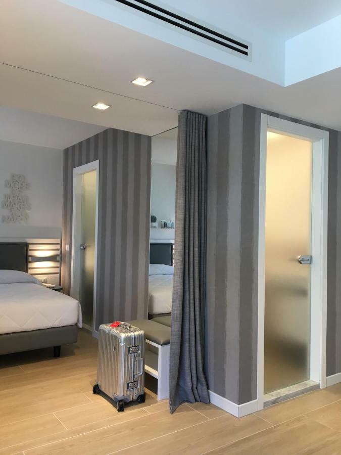 Suite Erica Lignano Hotel Линьяно-Саббьядоро Экстерьер фото