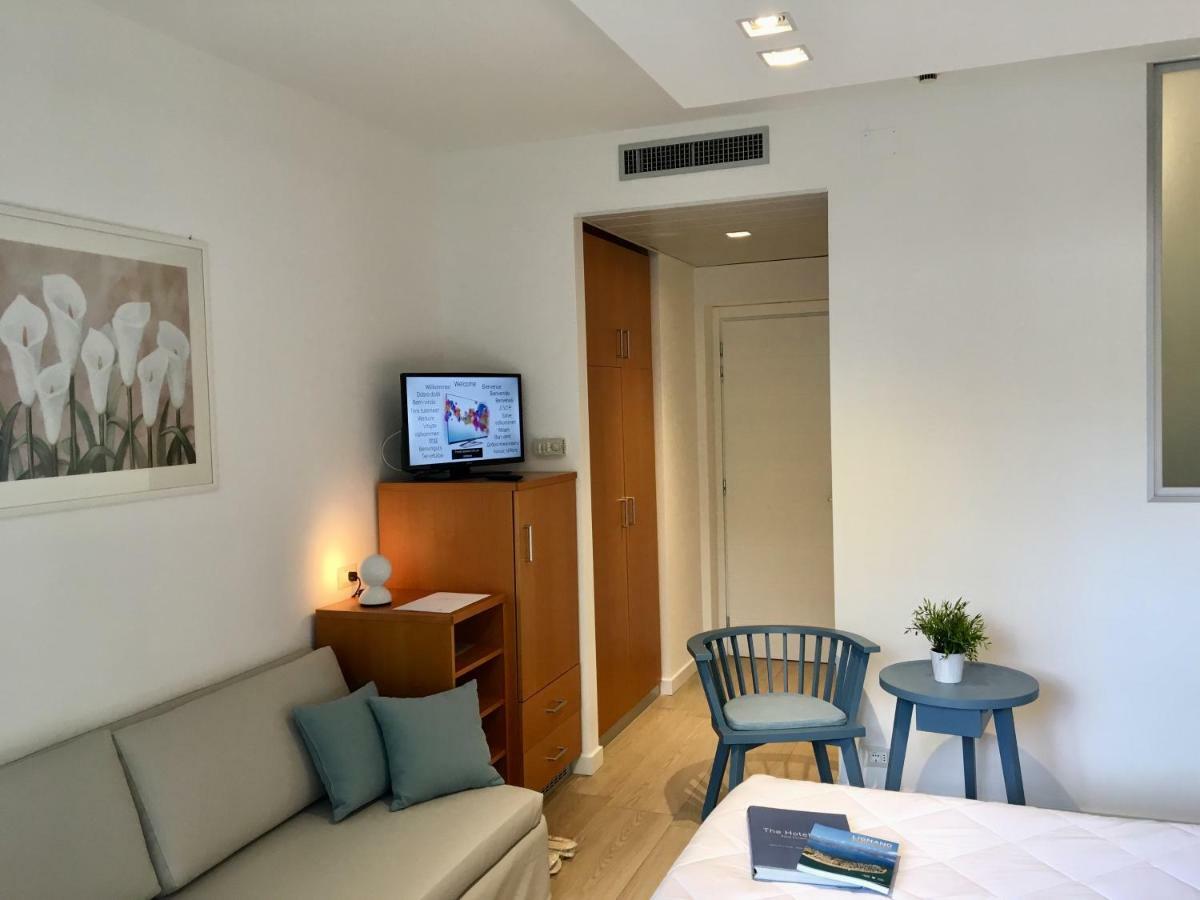 Suite Erica Lignano Hotel Линьяно-Саббьядоро Экстерьер фото